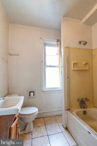 144 Juniata St, Lancaster PA  17602-4324 exterior