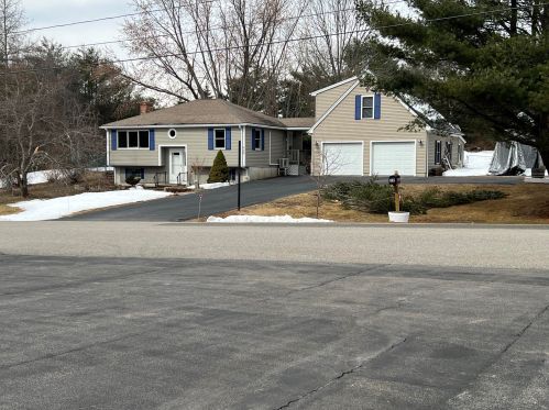 39 Thompson St, Wells, ME 04090-6934