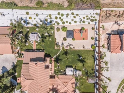 16122 Ponderosa Ln, Riverside CA  92504-6155 exterior