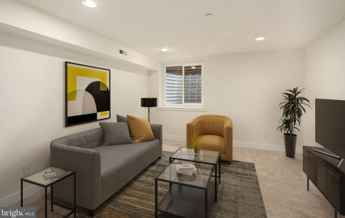 1315 20 St, Philadelphia PA 19146-4303 exterior