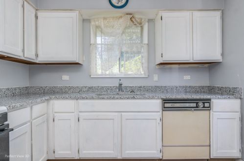 15 Fernwood Dr, Lemont IL  60440-2918 exterior