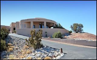 6 Petroglyph Pl, Placitas, NM 87043-8200