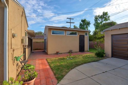 1205 Cleveland Rd, Glendale CA  91202-2602 exterior