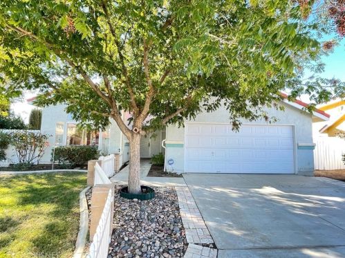 1520 Granville Way, Lancaster, CA 93535-2912