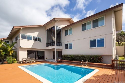 1596 Ihiloa Loop, Honolulu HI  96821-1347 exterior