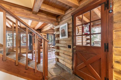 10691 Jeffrey Way, Truckee CA  96161-2518 exterior