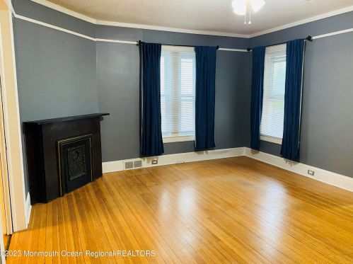 24 Rector Pl, Tinton Falls NJ  07701-1010 exterior