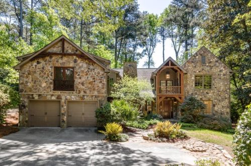 691 Darlington Rd, Atlanta, GA 30305-2775