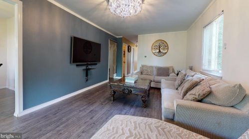 1 Saffron Dr, Lumberton Township, NJ 08048-4220