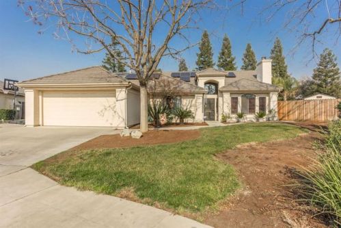 2583 Calimyrna Ave, Clovis, CA 93611-5483