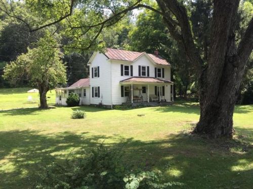 258 Lower Yard Rd, Millboro, VA 24460-3035