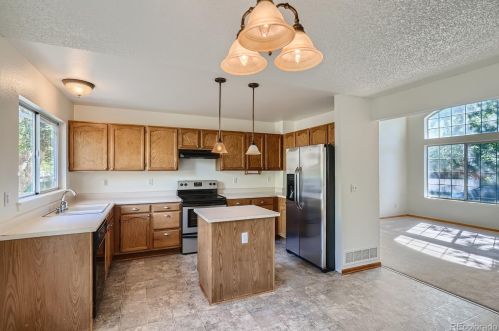 5583 Jebel Way, Aurora CO 80015-3659 exterior