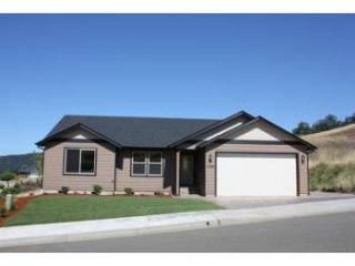 1920 Sunset St, Roseburg, OR 97470-5625