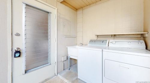 803 Koko Isle Cir, Honolulu HI  96825-1810 exterior