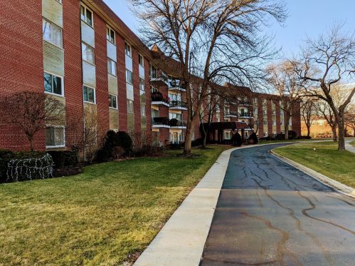 1030 Fernandez Ave, Arlington Hts, IL 60004-5320