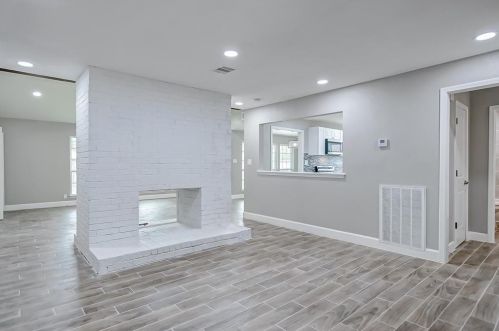 700 Newman St, Angleton TX  77515-3450 exterior