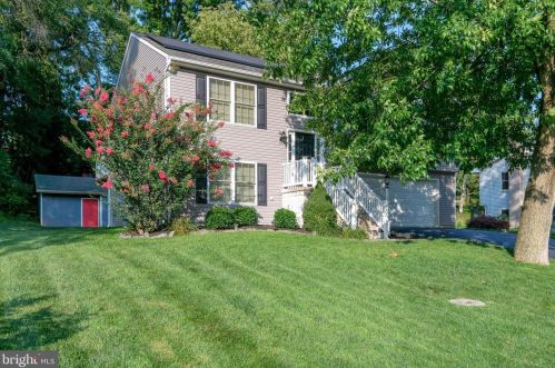 319 Devon Dr, Lancaster PA  17603-4609 exterior