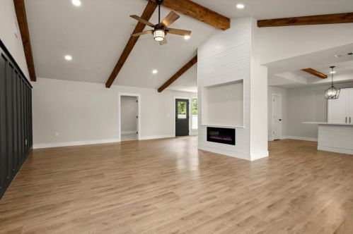 302 Brk Holw Dr, Conroe TX  77385-9107 exterior