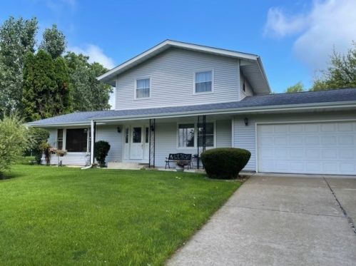 18 Bona Terra Dr, Ottawa, IL 61350-1146