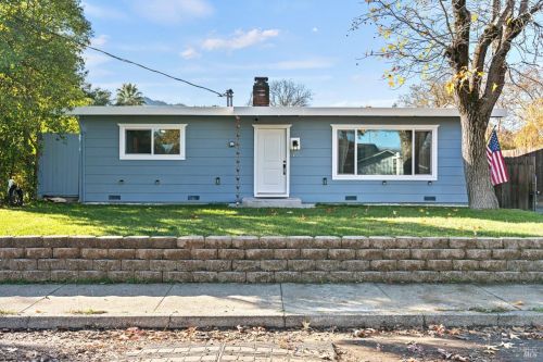 1070 Oak St, Ukiah, CA 95482-3956