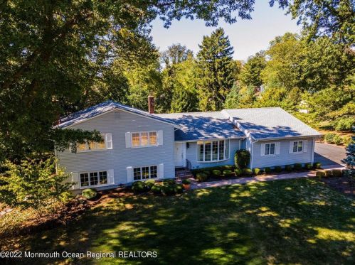 26 Fairfield Dr, Tinton Falls, NJ 07724-3114