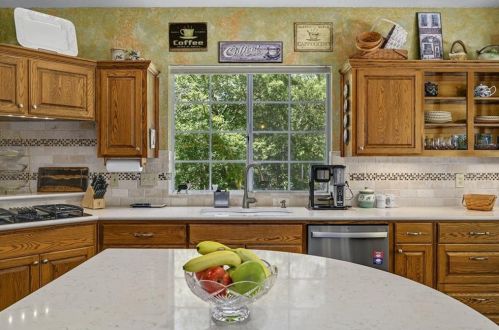 3918 Caney Crk Rd, Austin TX  78732-2216 exterior