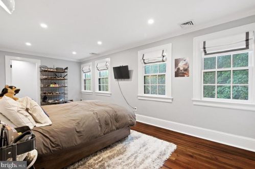 29 Cleveland Ln, Princeton NJ  08540-3049 exterior