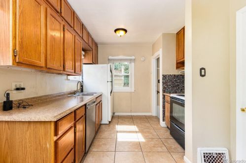1777 Downing St, Denver, CO 80210-3244