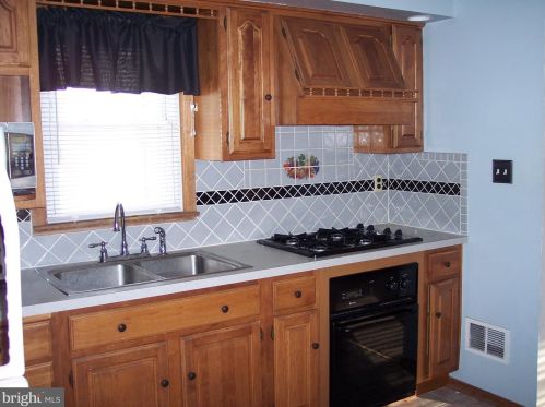 223 Churchill Ave, Trenton NJ 08610-3503 exterior