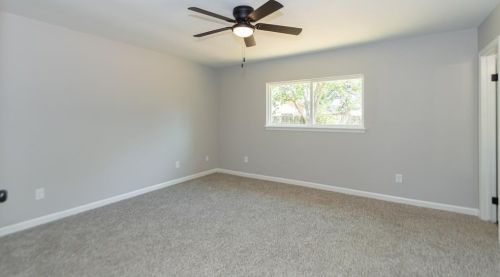 9813 Wren Ct, Conroe TX  77385-3729 exterior