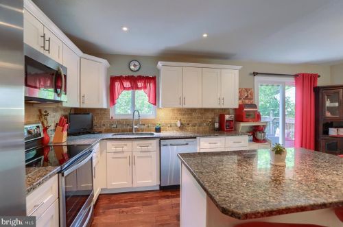 1501 Robert Rd, Lancaster PA  17601-5632 exterior