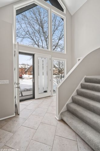 2024 Franklin Dr, Glenview, IL 60026-1075