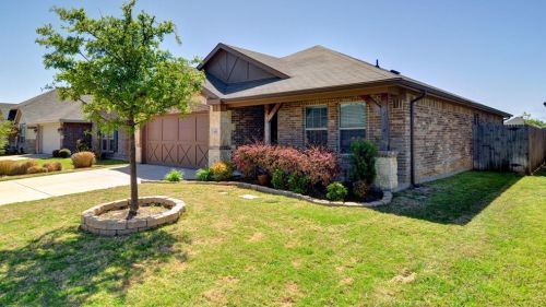 513 Stone Crossing Ln, Fort Worth, TX 76140-7503