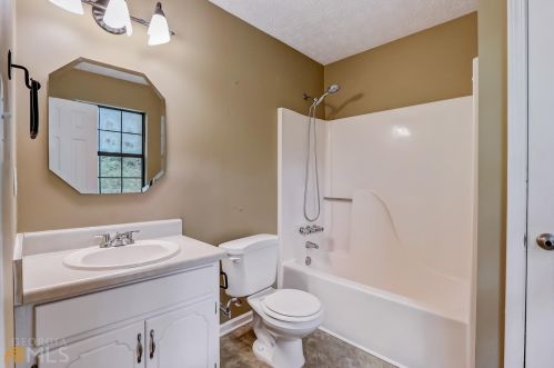 209 Pne St, Stockbridge GA  30281-3881 exterior