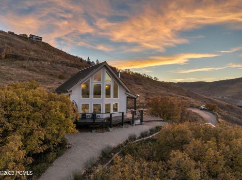 278 Valley View Ave, Hoytsville, UT 84017-5533