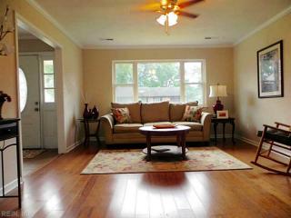 804 Parapet Rd, Chesapeake, VA 23323-2420