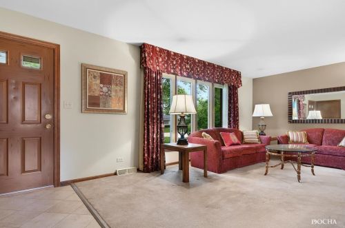 7737 Cherry Tree Ln, Willowbrook, IL 60527-2466