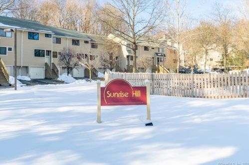 26 Sunrise Hill Rd, Norwalk CT  06851-2118 exterior