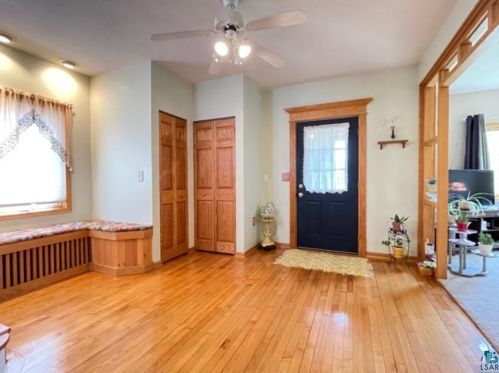21 4th St, Duluth, MN 55805-1730