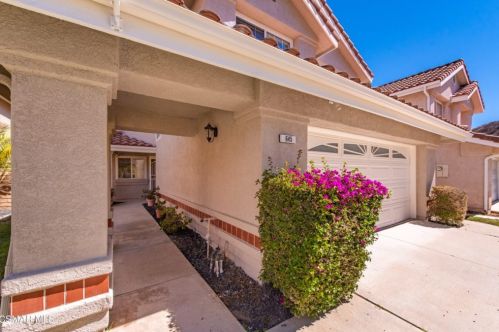 645 Warrendale Ave, Simi Valley, CA 93065-7048