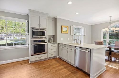 2835 Castlewood Dr, Atlanta GA  30327-1203 exterior