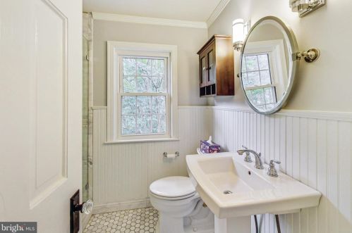 1506 Live Oak Dr, Silver Spring MD 20910-1543 exterior