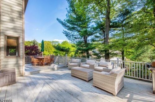 31 Drake Ct, Dover NJ  07869-4851 exterior