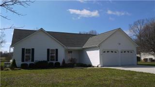 114 Point Dr, Tullahoma, TN 37388-8859