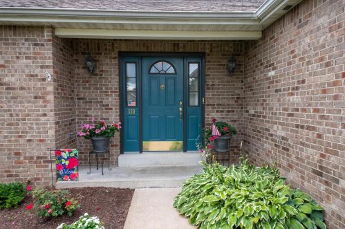 520 Bridgeway Dr, Old Alexandria, MO 63379-2314
