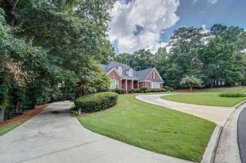 1900 Lancaster Dr, Conyers GA  30013-6442 exterior