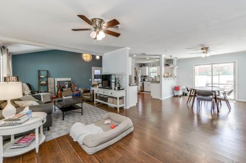 6807 Columbia Dr, Austin TX  78723-1320 exterior