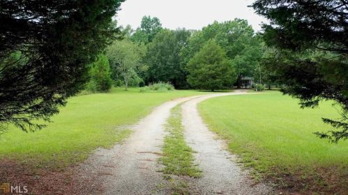 4153 Highway 155, Stockbridge GA  30281-4011 exterior