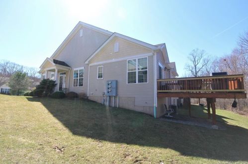 101 Sycamore Dr, Waterbury, CT 06712-1490