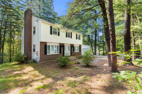 51 Perkins Rd, Londonderry, NH 03053-2432